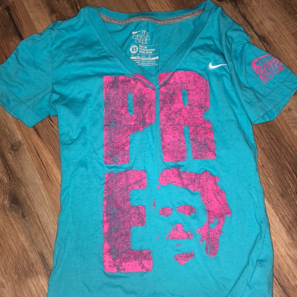 PRE Nike tracktown shirt XS